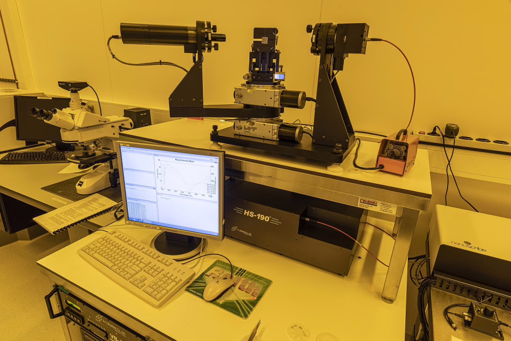 VB-400 J.A. Woollam (ellipsometer)